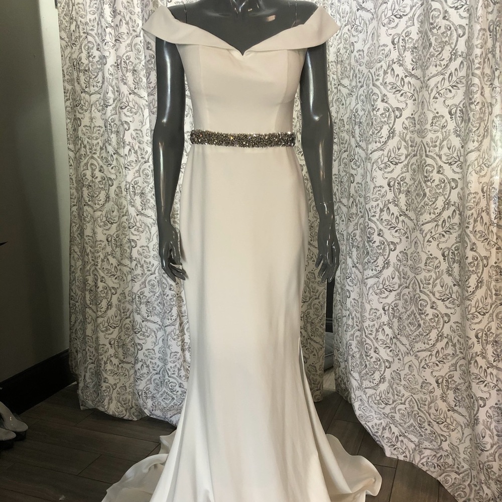 NWT Pia Michi  OF LONDON Gown